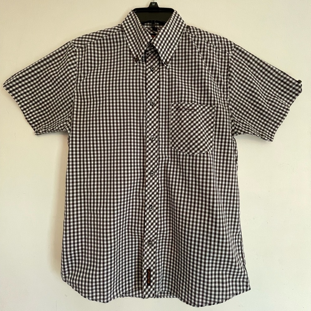 Ben Sherman S/S button up. Size Medium. Color of shirt is Brown and White.